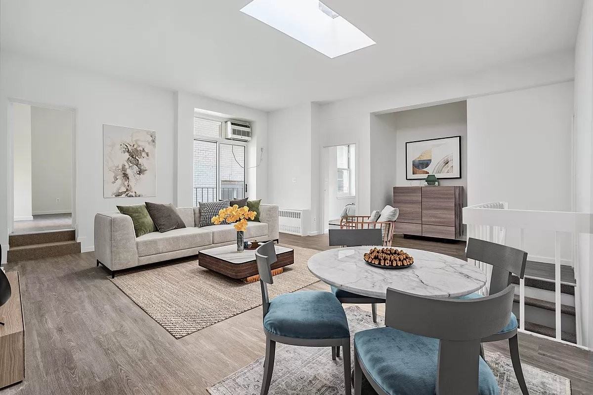 Listing photo 1 of 5