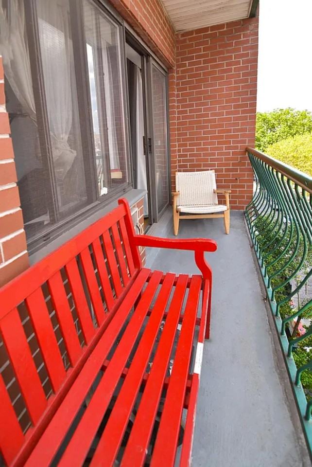 Listing photo 1 of 5