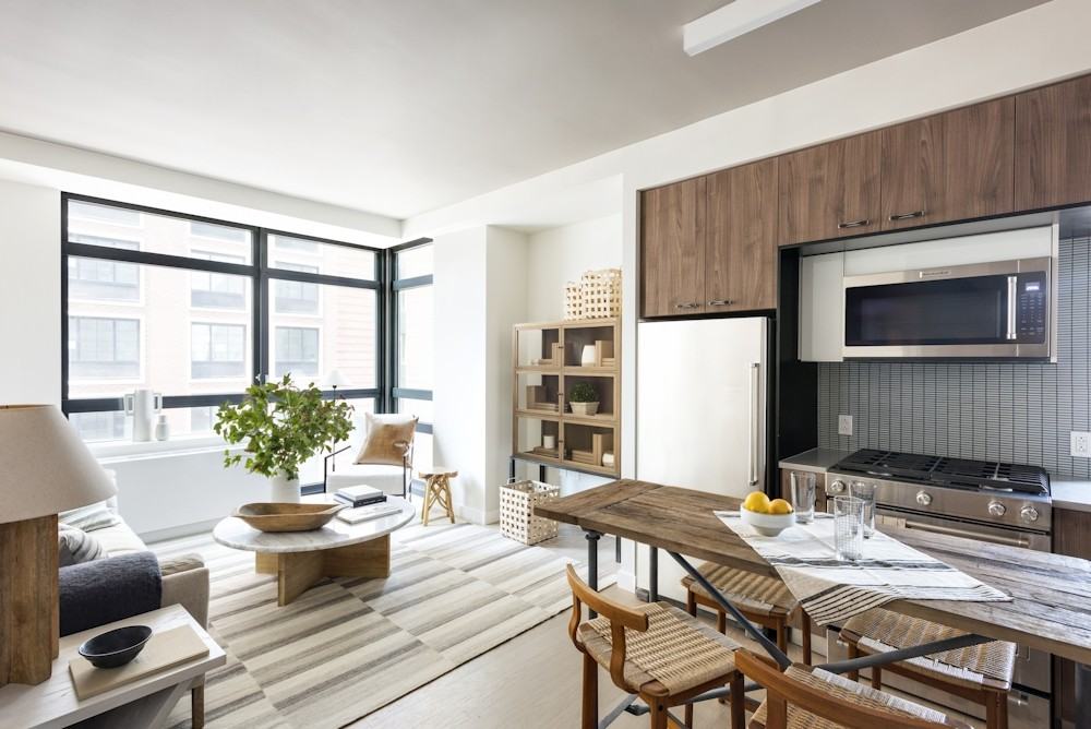 Listing photo 1 of 5