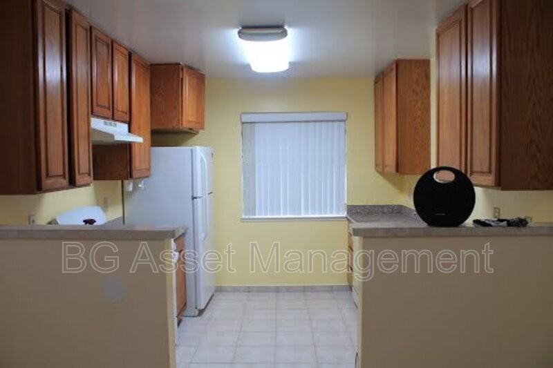 Listing photo 1 of 5