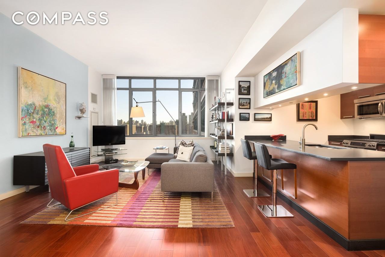 Listing photo 1 of 5