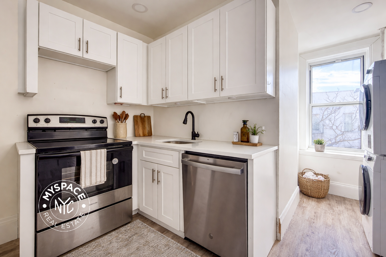 Listing photo 1 of 5