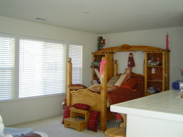 Listing photo 1 of 4