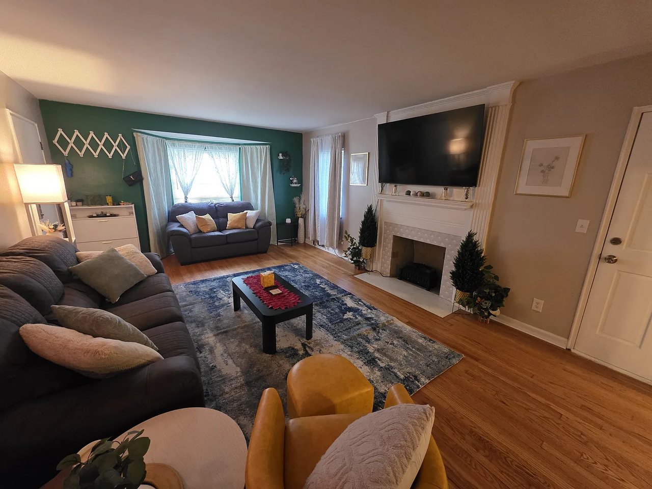 Listing photo 1 of 4