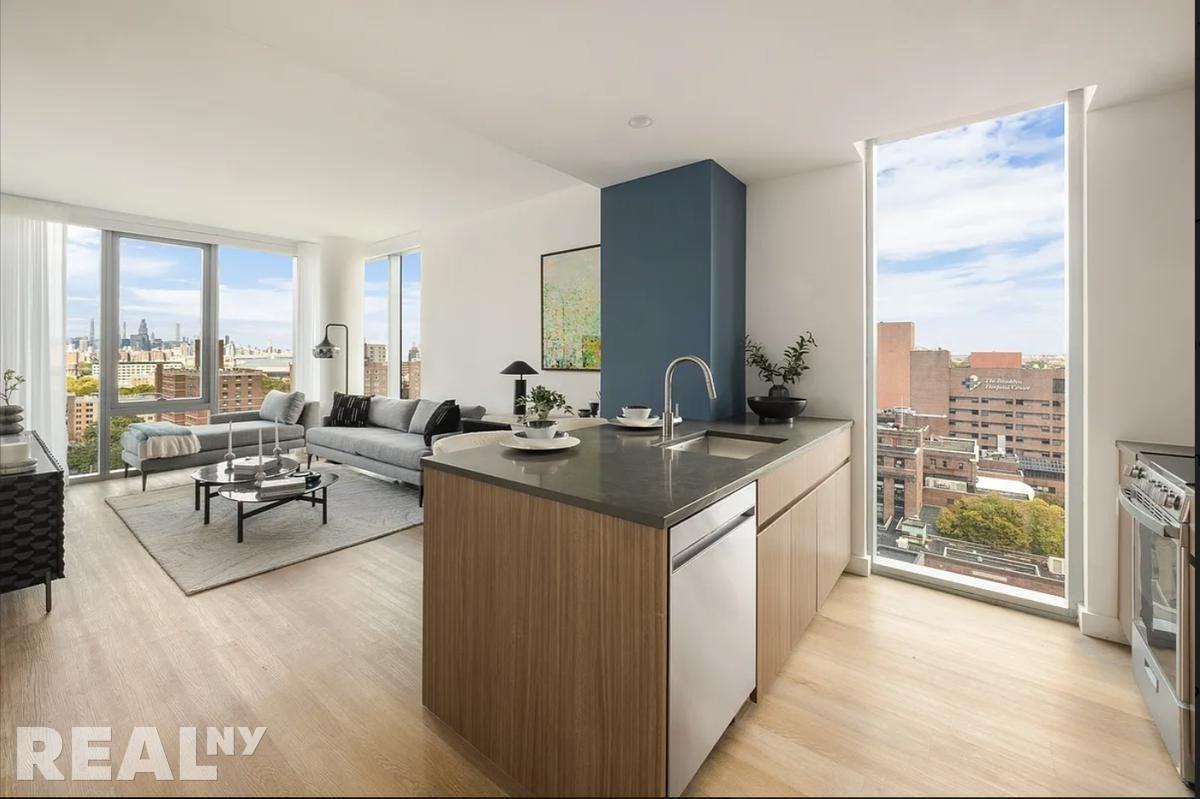 Listing photo 1 of 5