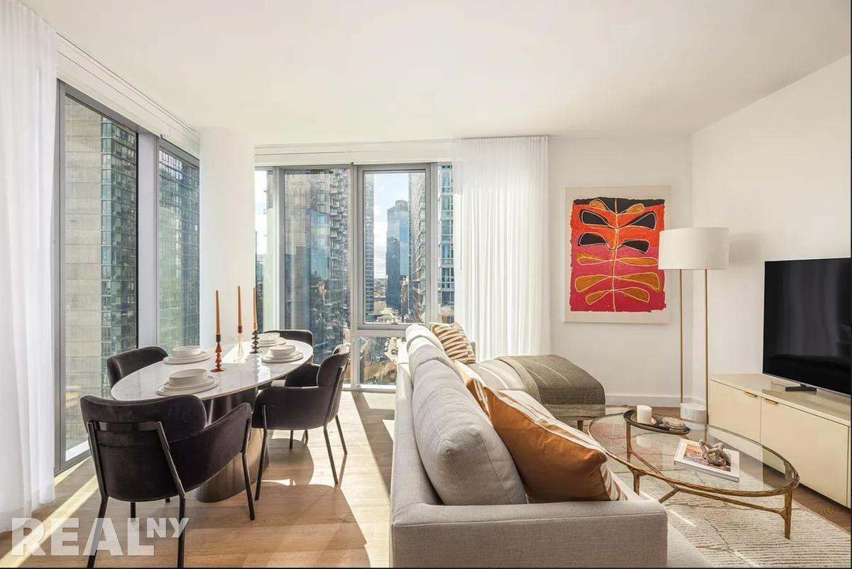 Listing photo 1 of 5