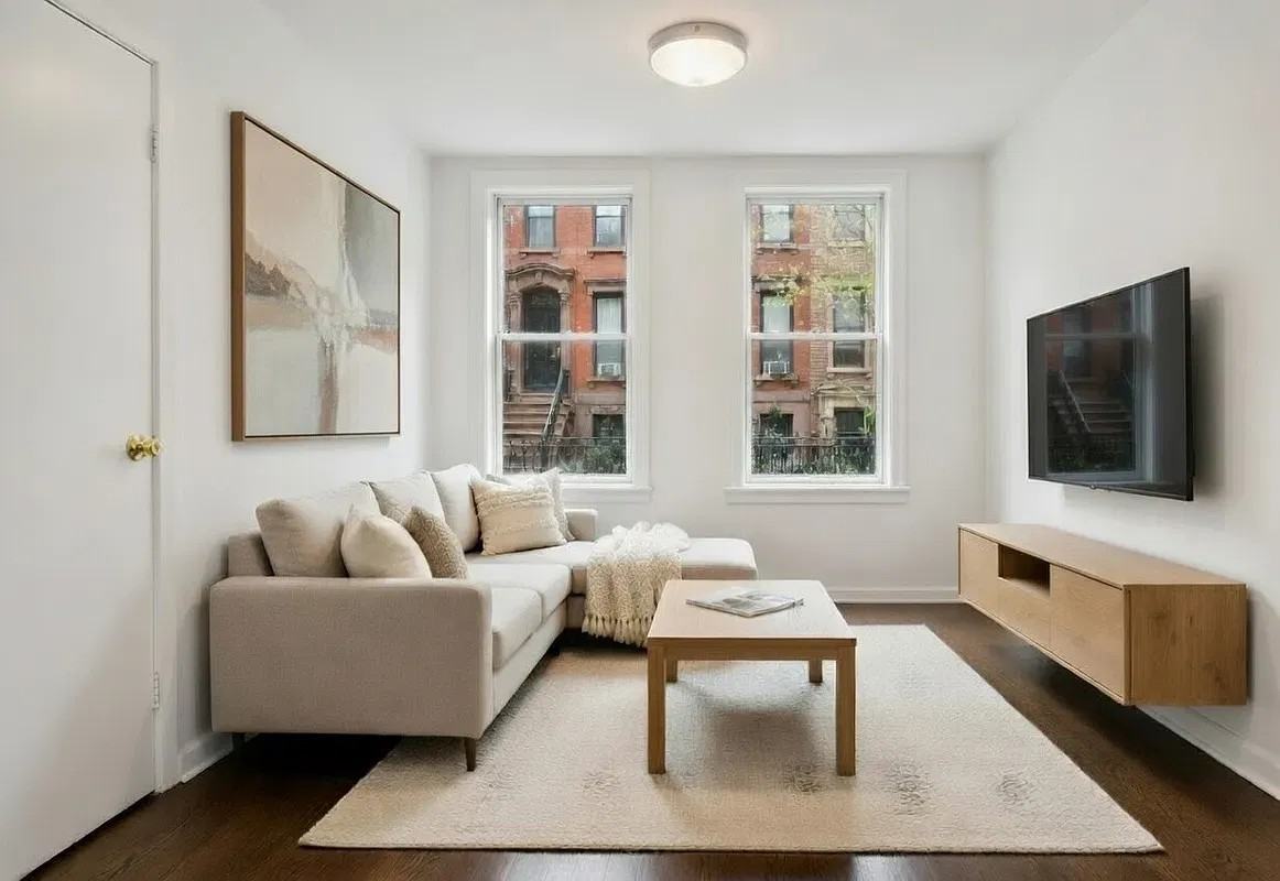 Listing photo 1 of 5