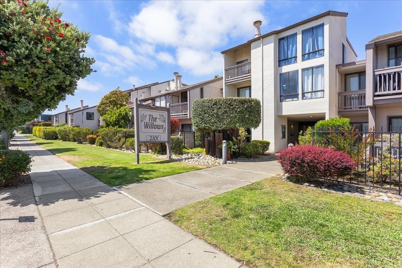 Listing photo 1 of 5