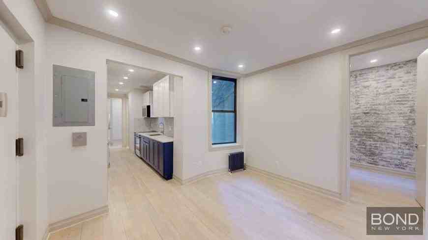 Listing photo 1 of 5