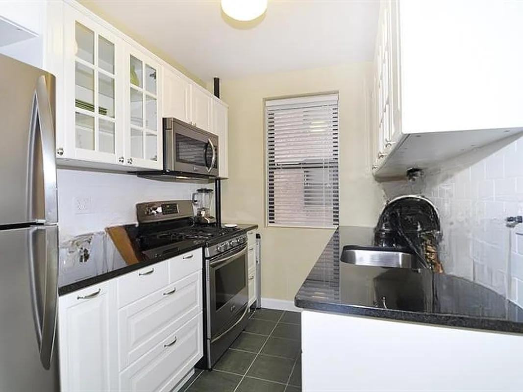 Listing photo 1 of 5