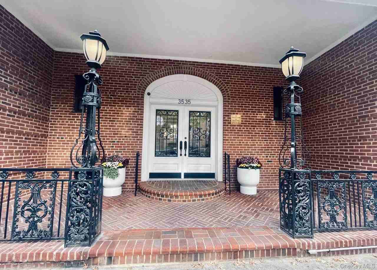 Listing photo 1 of 5