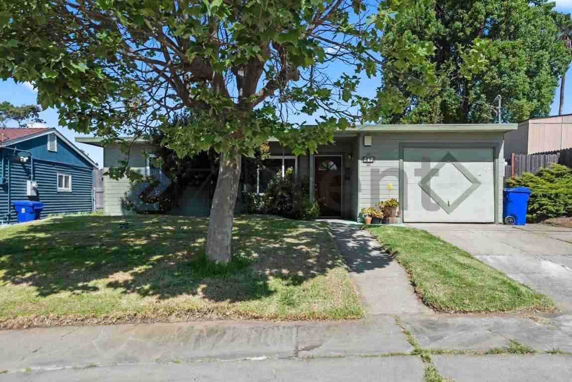 Listing photo 1 of 5