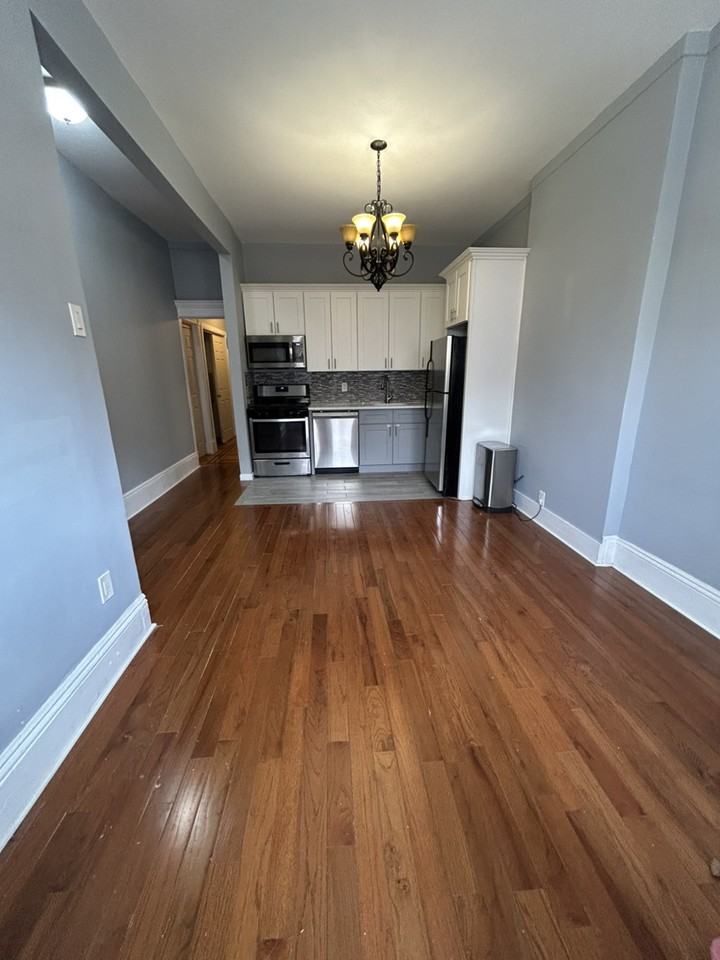 Listing photo 1 of 5