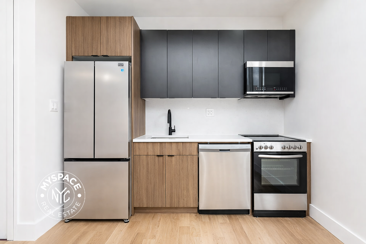 Listing photo 1 of 5