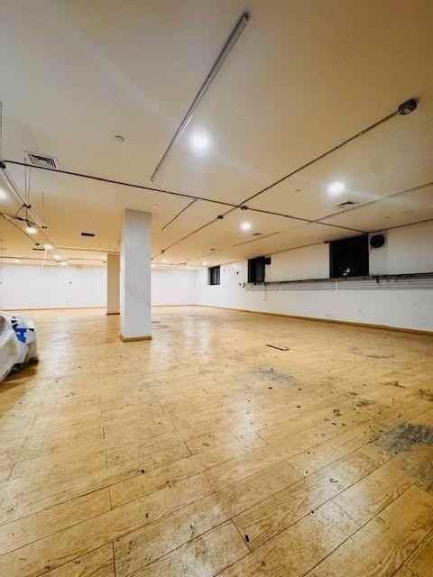 Listing photo 1 of 3