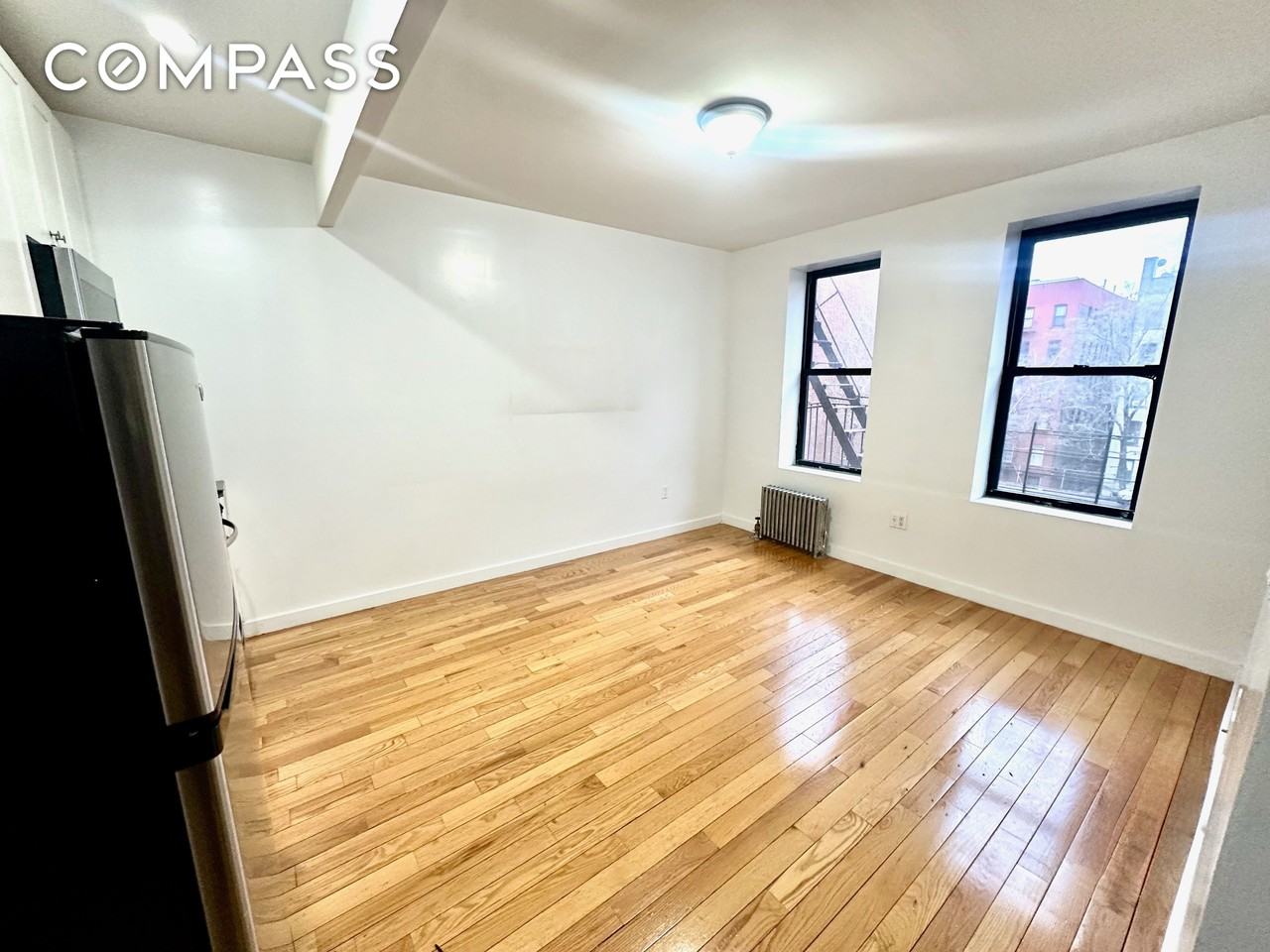 Listing photo 1 of 5