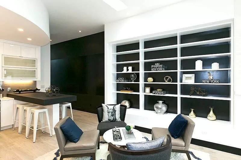 Listing photo 1 of 5