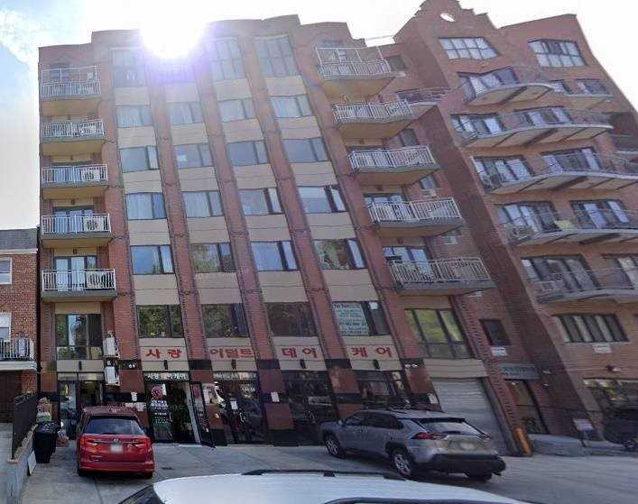 Listing photo 1 of 5