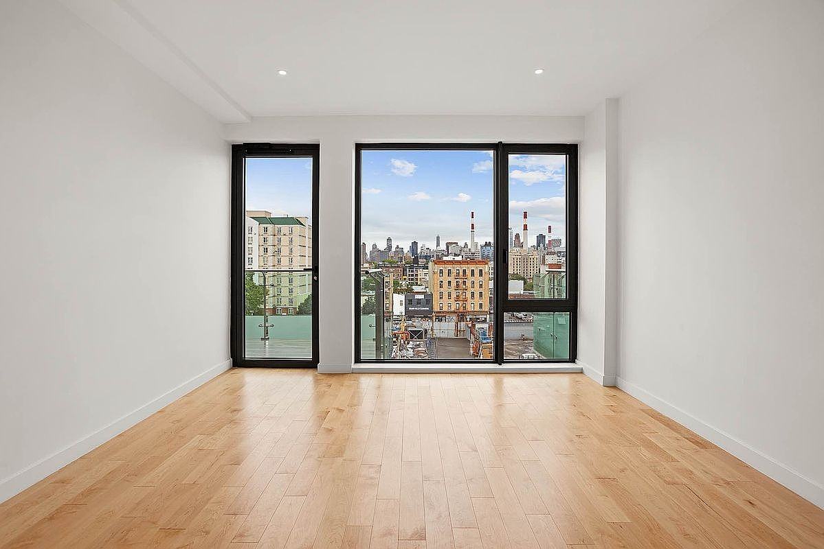 Listing photo 1 of 5