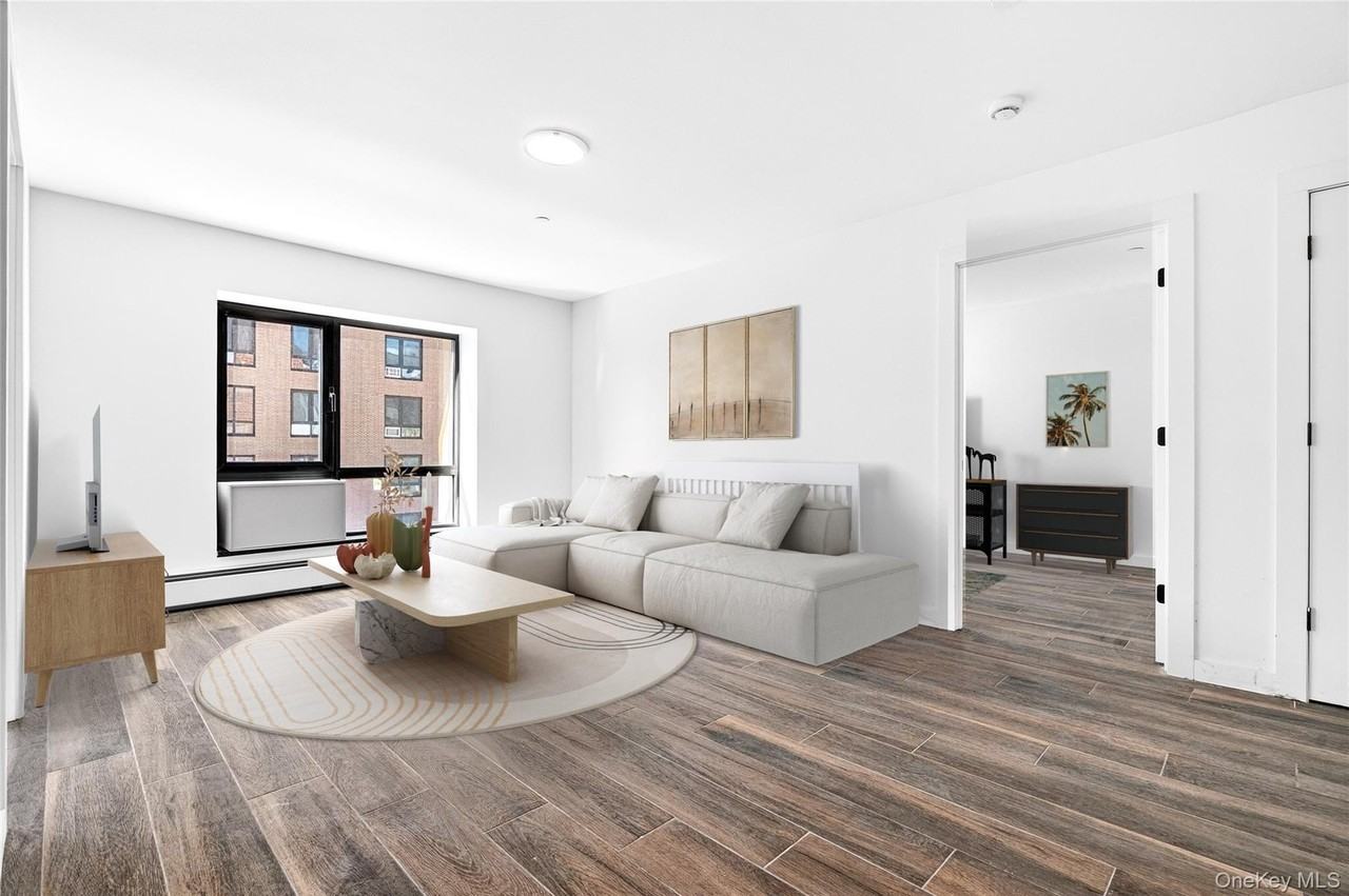 Listing photo 1 of 5