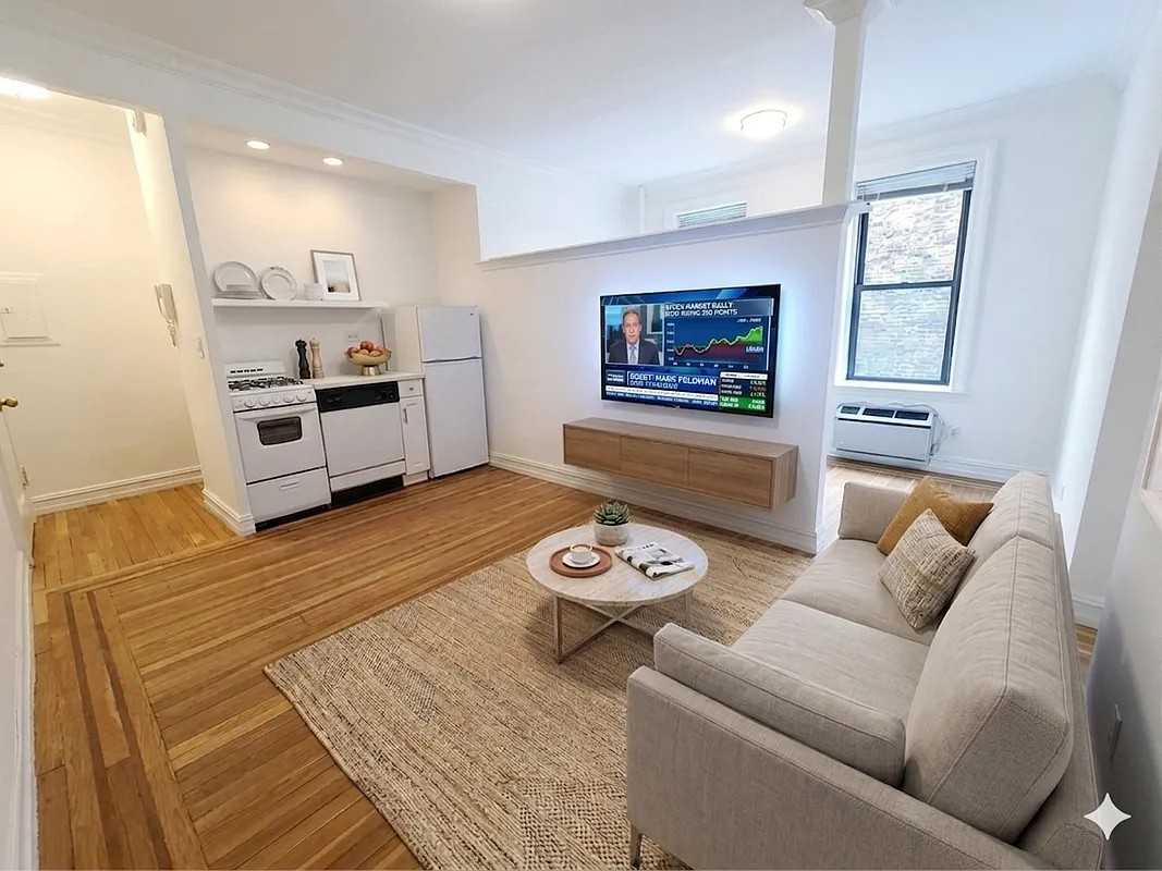 Listing photo 1 of 4