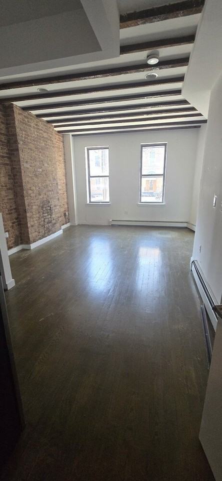 Listing photo 1 of 4