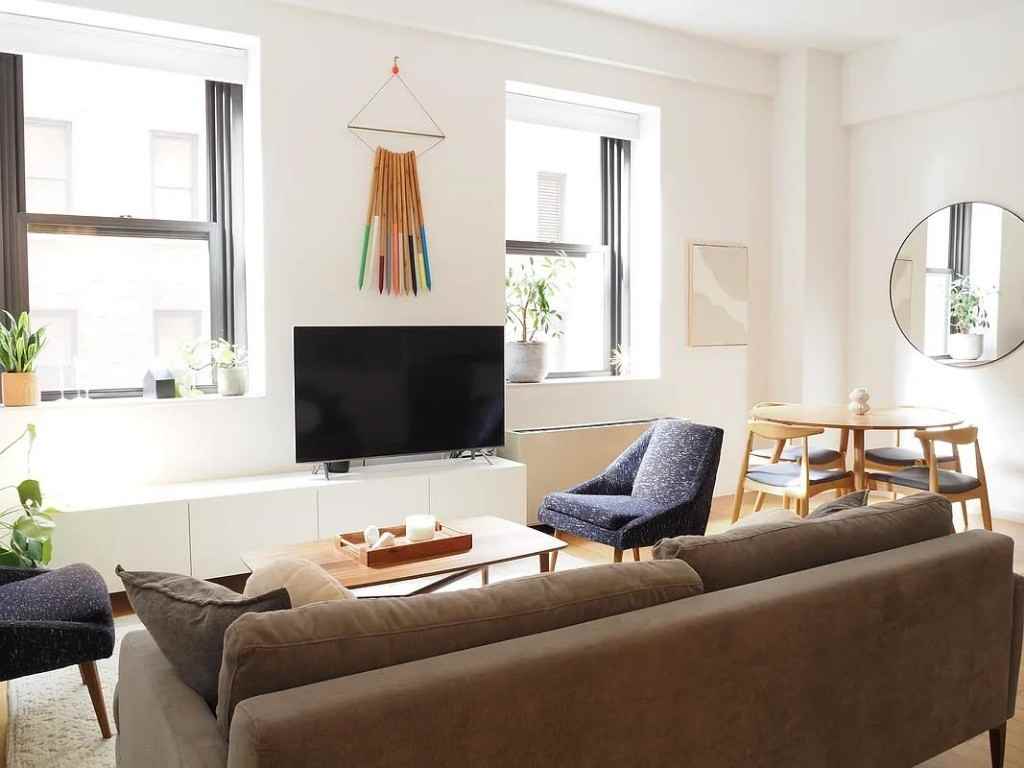 Listing photo 1 of 5