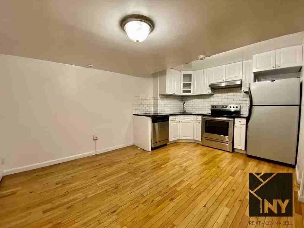 Listing photo 1 of 3