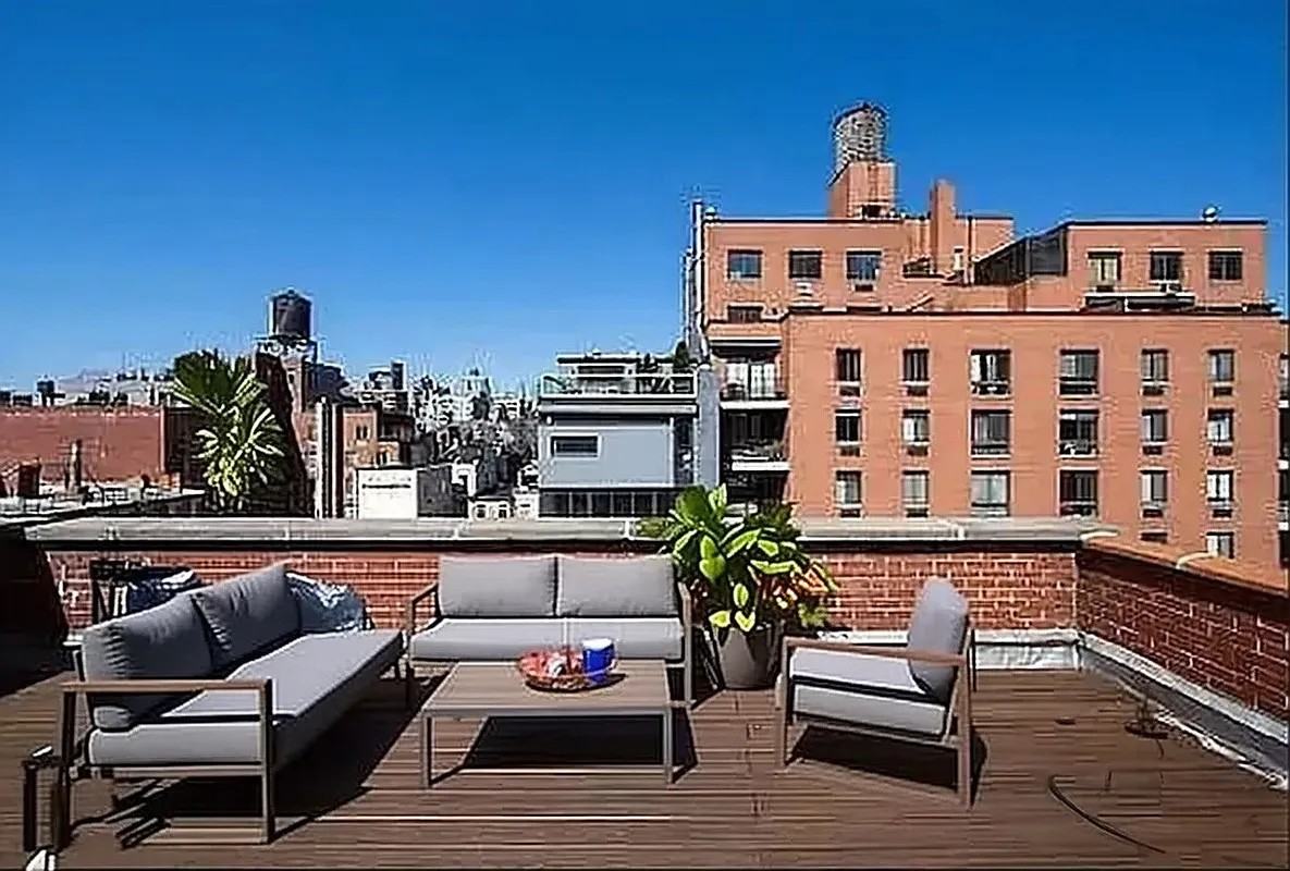 Listing photo 1 of 5