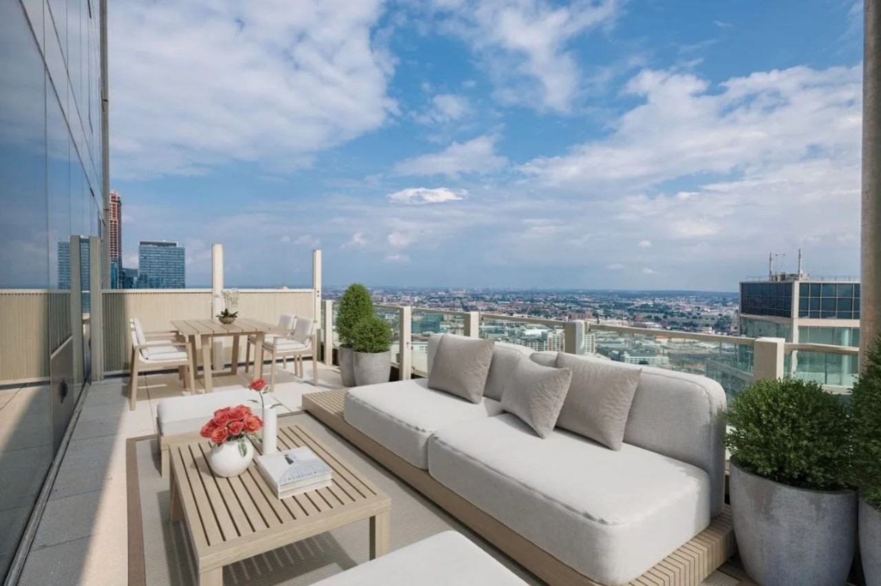 Listing photo 1 of 5