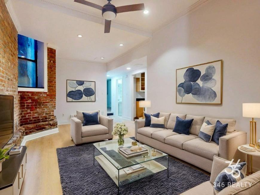 Listing photo 1 of 5