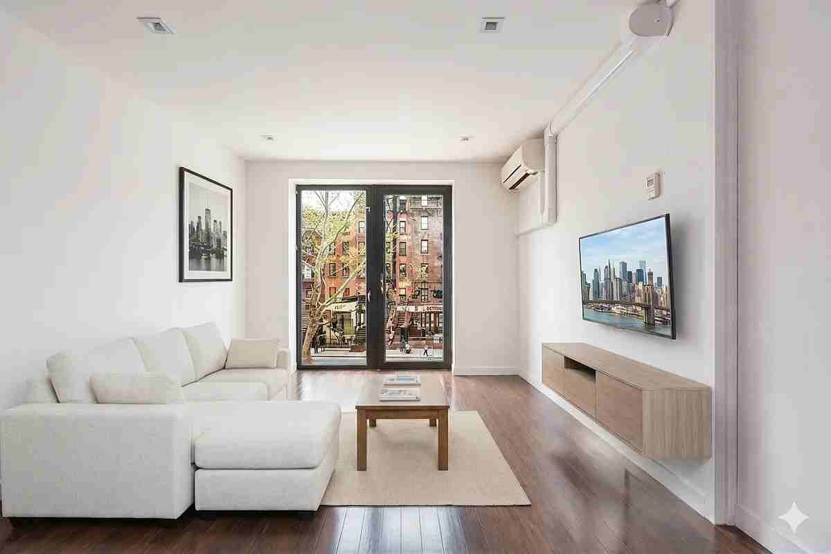 Listing photo 1 of 5