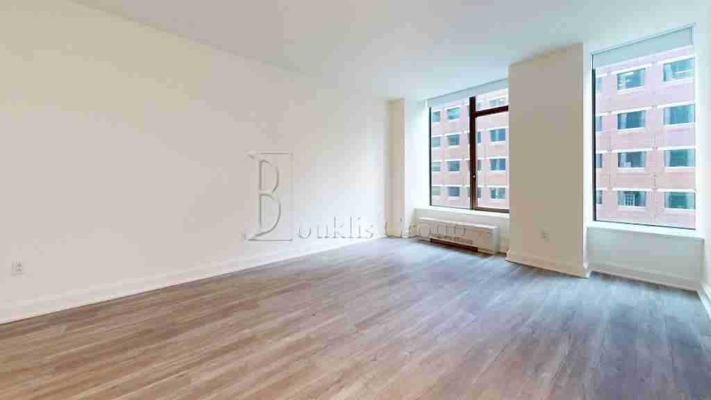 Listing photo 1 of 3