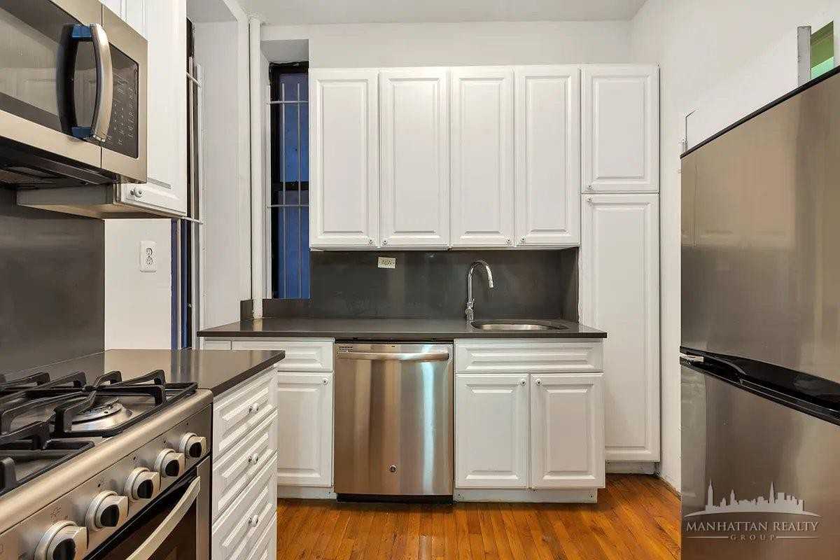 Listing photo 1 of 5