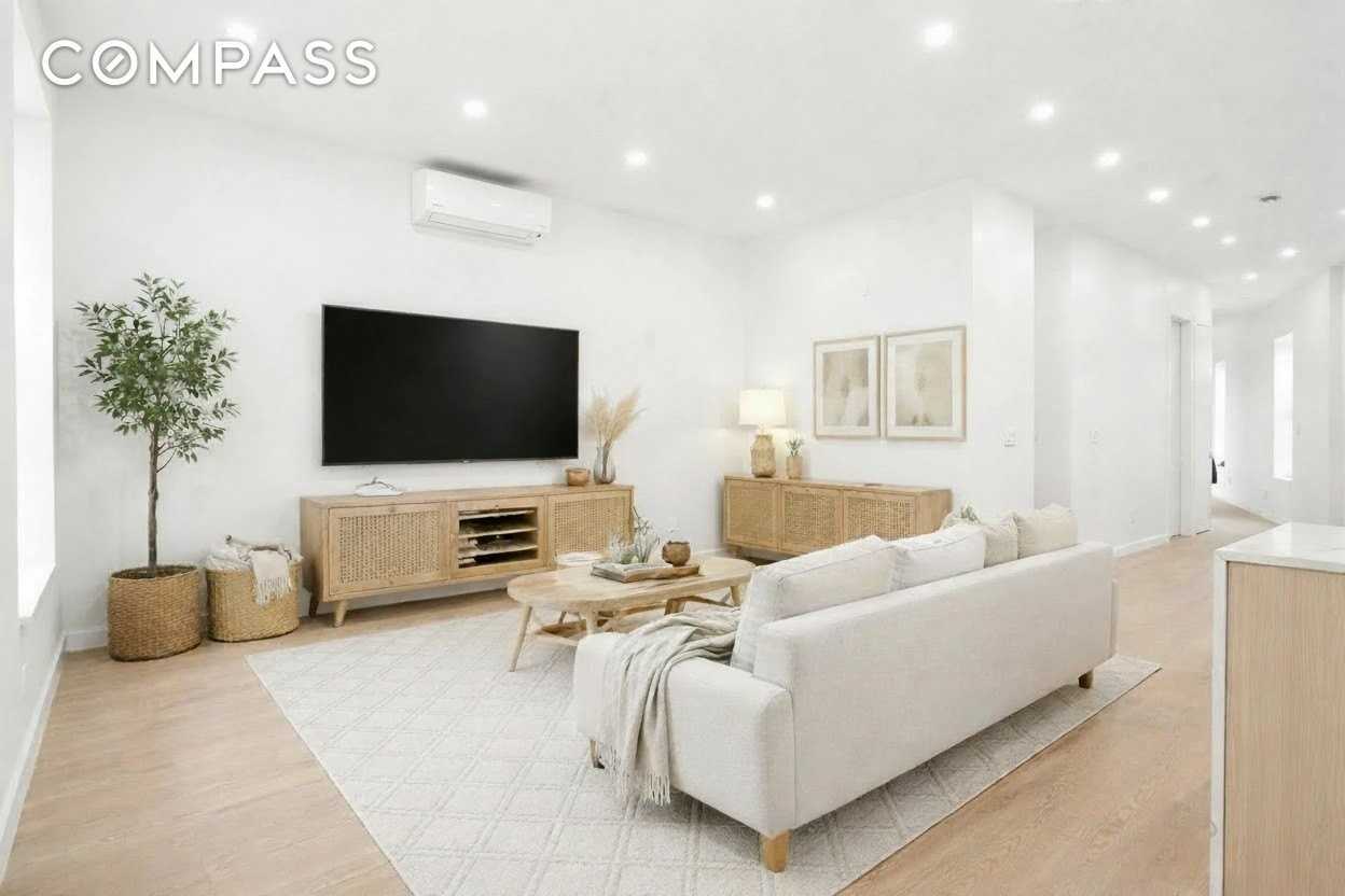 Listing photo 1 of 5