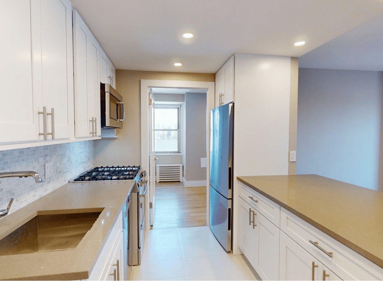 Listing photo 1 of 5