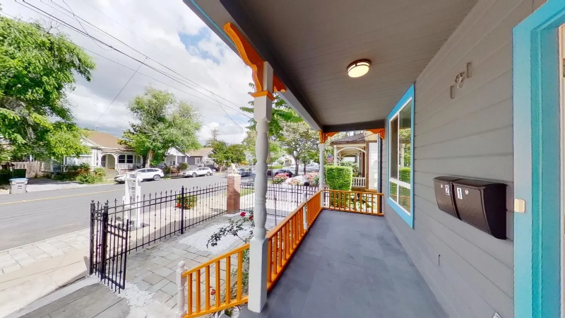 Listing photo 1 of 5