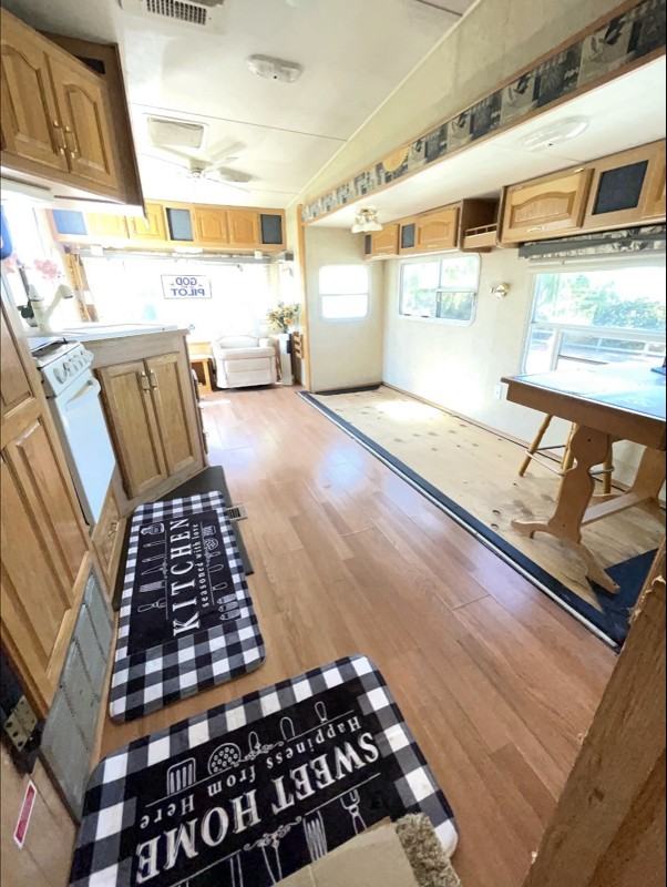 Listing photo 1 of 5