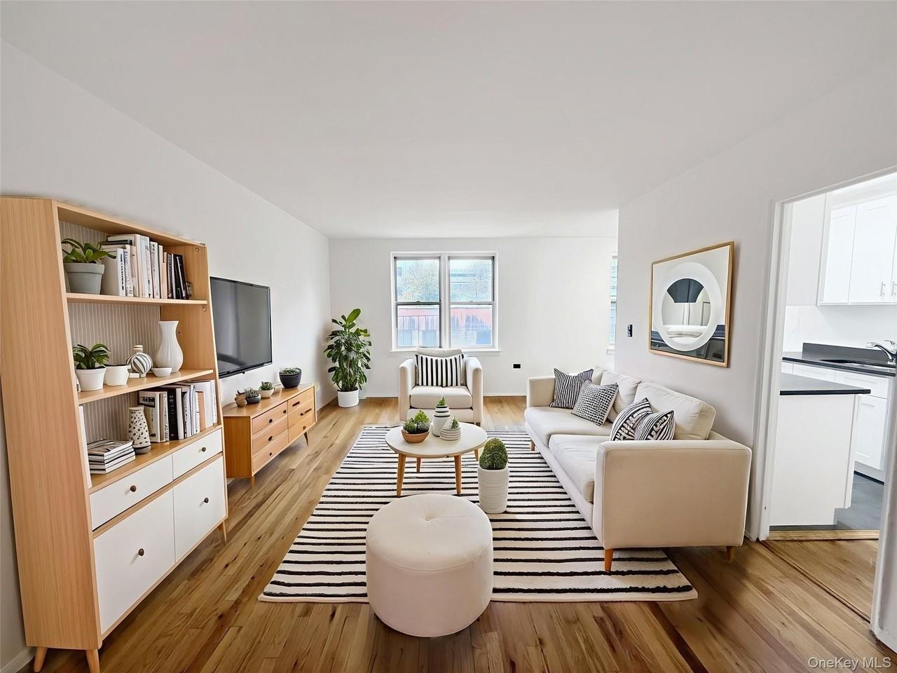 Listing photo 1 of 5