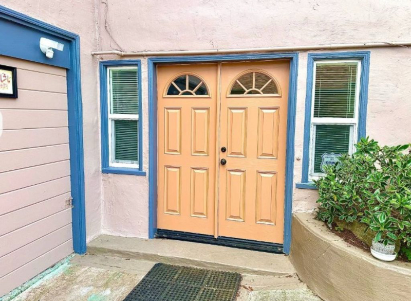 Listing photo 1 of 5