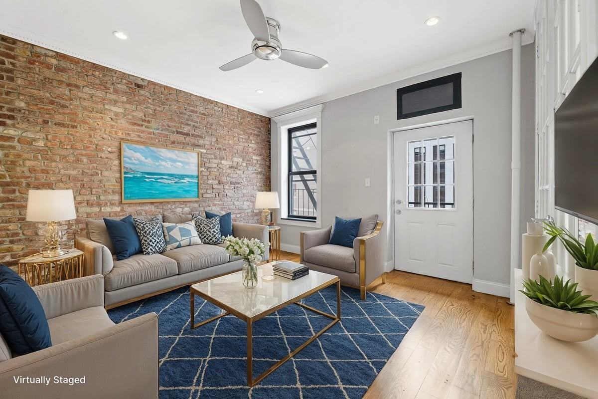 Listing photo 1 of 5