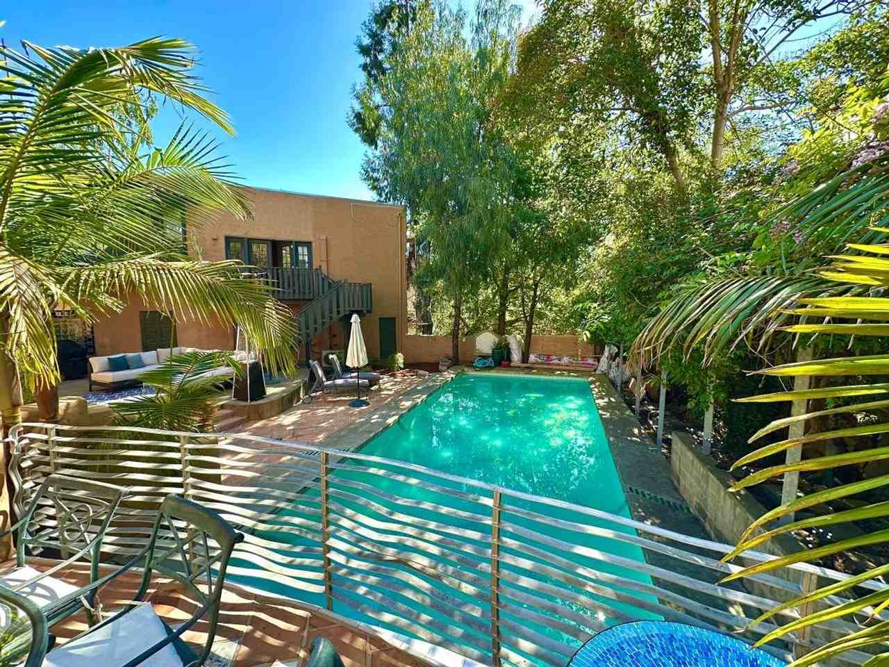 Listing photo 1 of 5