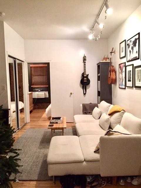 Listing photo 1 of 5