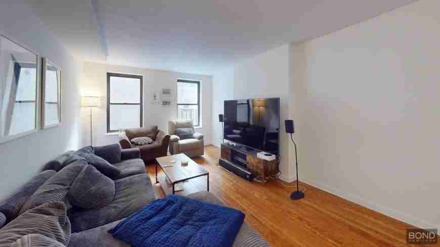 Listing photo 1 of 5