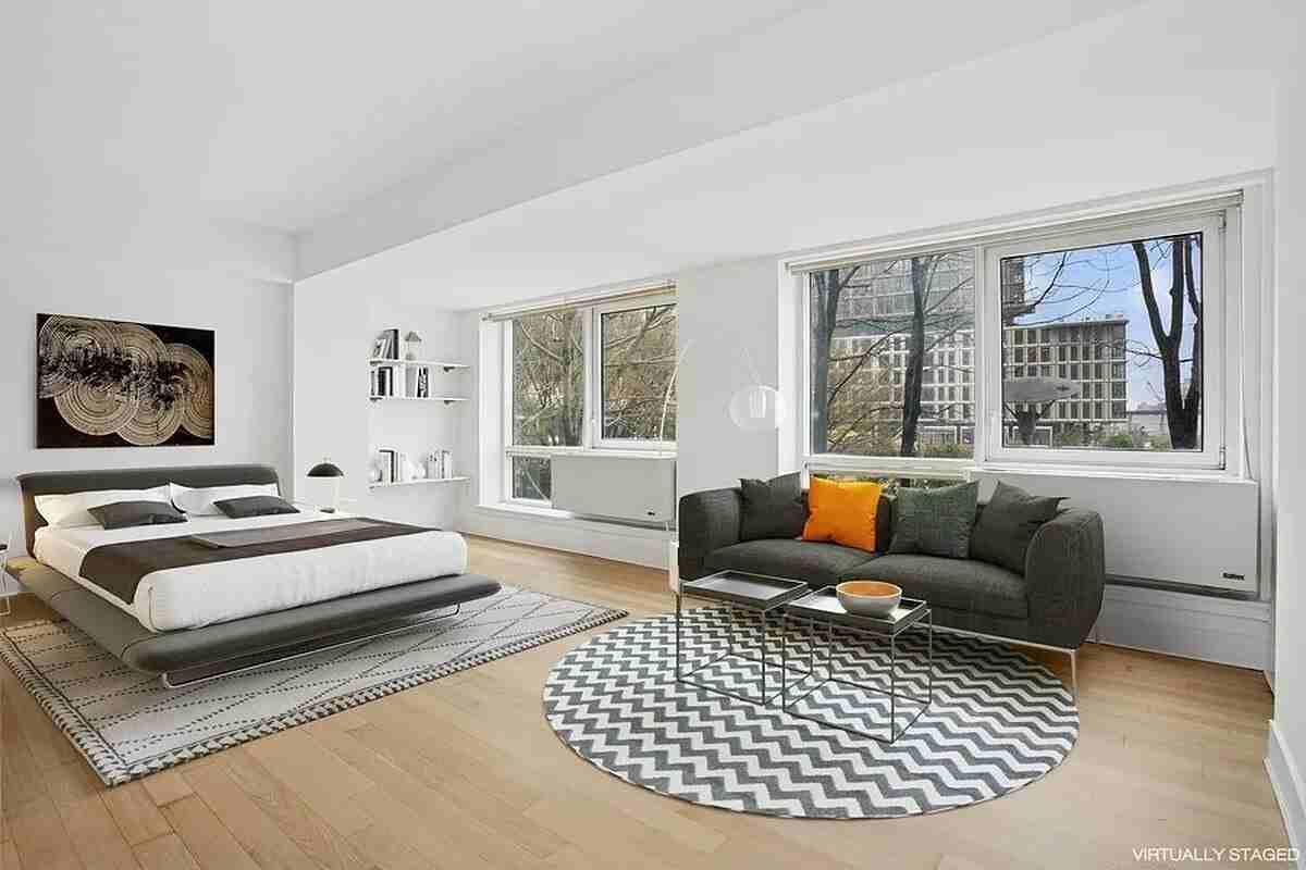 Listing photo 1 of 5