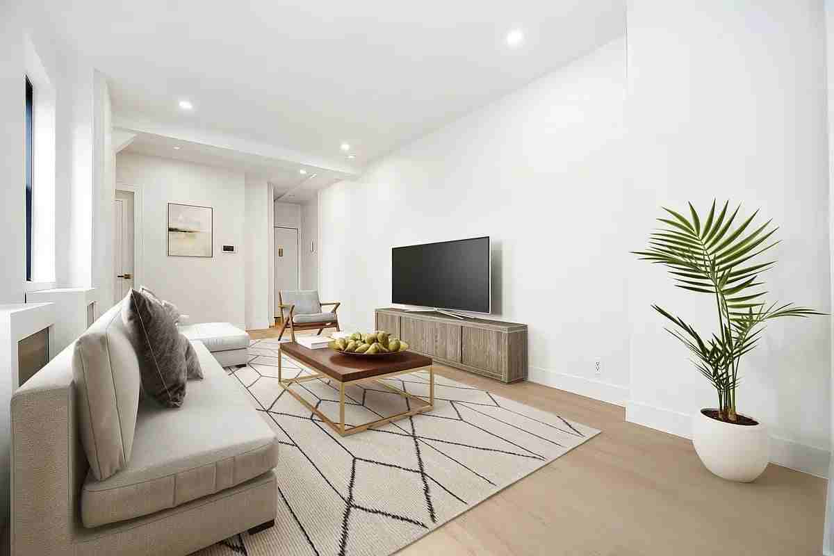 Listing photo 1 of 5