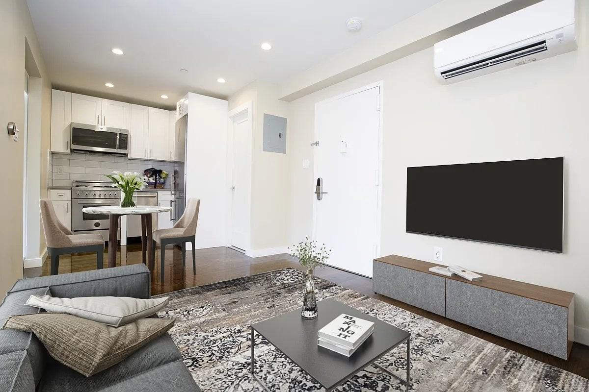 Listing photo 1 of 5