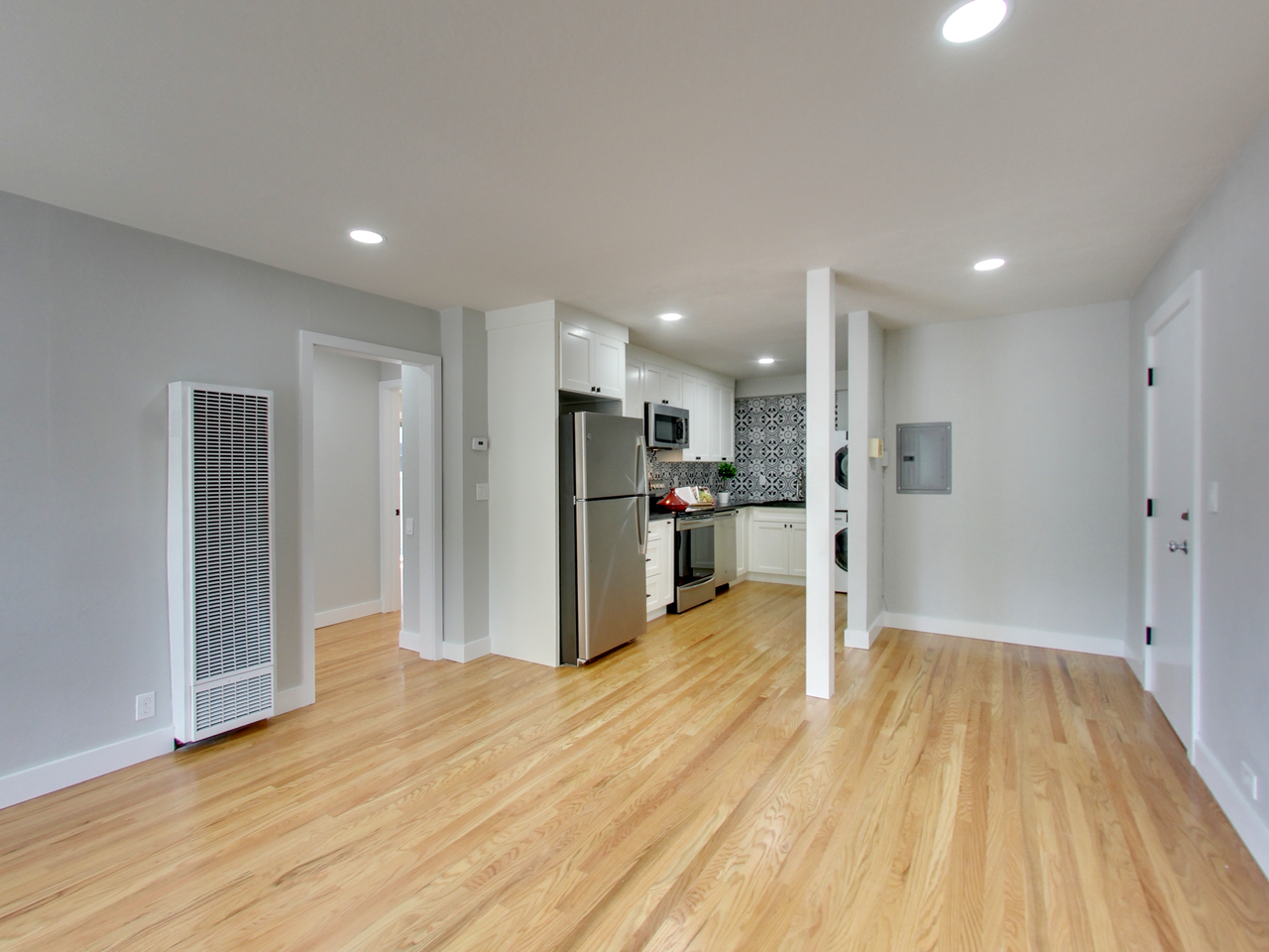 Listing photo 1 of 5