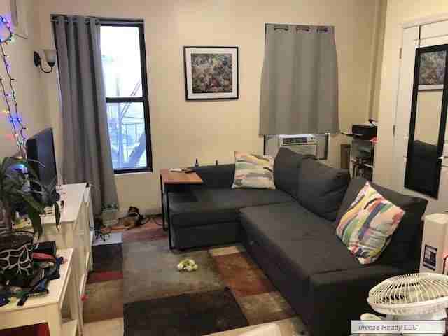 Listing photo 1 of 5