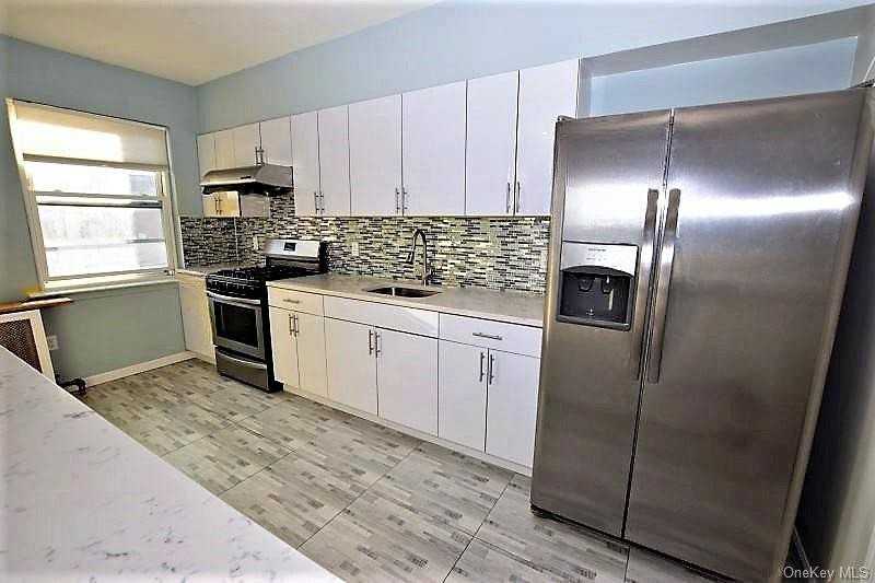 Listing photo 1 of 5